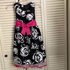 Holiday Traditions Beautiful Girls Black & White Dress Excellent